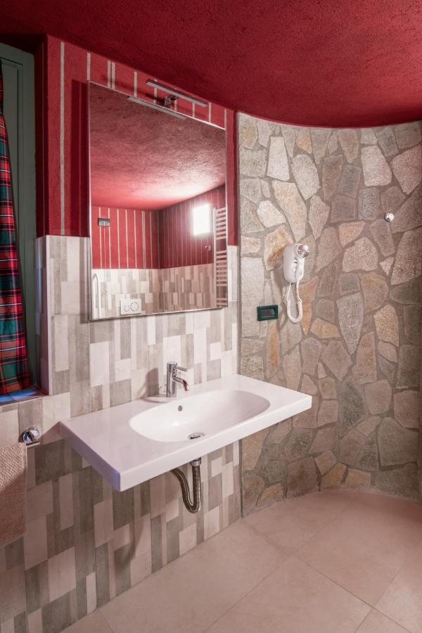 Segnavento -Rooms And Suites- Manta Екстер'єр фото